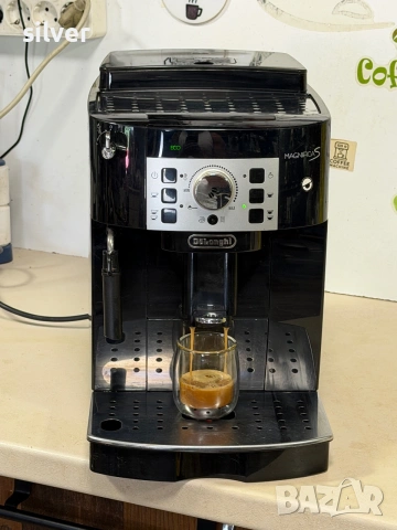 Кафемашина кафе автомат delonghi magnifica S с гаранция, снимка 2 - Кафемашини - 55160293