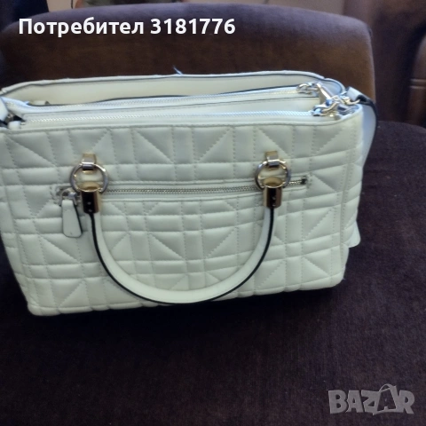 Дамска чанта на Guess., снимка 2 - Чанти - 54722826
