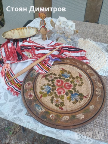 Стара рисувана дървена чиния диа.35см,,красива купа,бухали щастие,кърпа народна 1м/0,80,момче носия