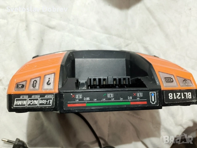 акумулаторен винтоверт AEG 18v комплект с батерия и зарядно, снимка 3 - Винтоверти - 53966354