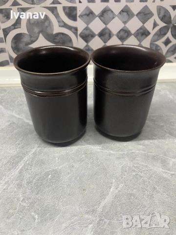 Комплект от две скандинавски кафяви чаши Höganäs Keramik Blyfritt Stengods Sverige