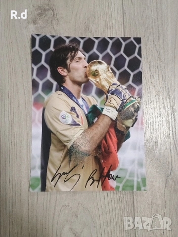 Два плаката и една снимка с автограф от Bukayo Saka, Harry Kane, Buffon , снимка 2 - Колекции - 54169923