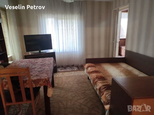 Къща с двор и два самостоятелни входа в гр. Генерал Тошево | Продава се от собственик, снимка 10 - Къщи - 55447984
