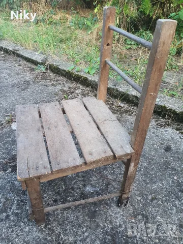 Детско дървено столче 