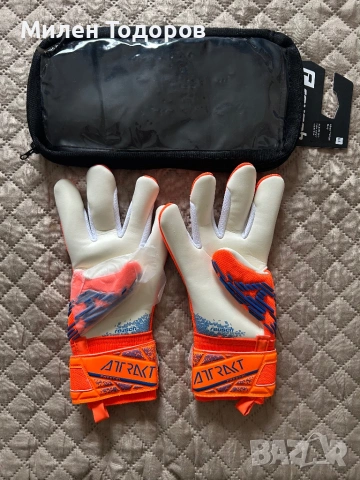 Вратарски ръкавици REUSCH Attrakt 8.5, снимка 3 - Футбол - 54649320