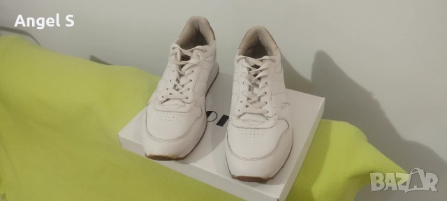 Бели обувки Pull and Bear, снимка 2 - Ежедневни обувки - 54400477