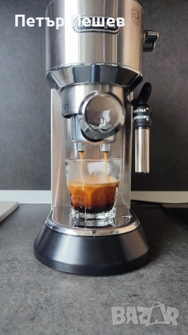 Кафемашина Delonghi Dedica EC685 перфектно еспресо кафе Делонги , снимка 9 - Кафемашини - 53957131