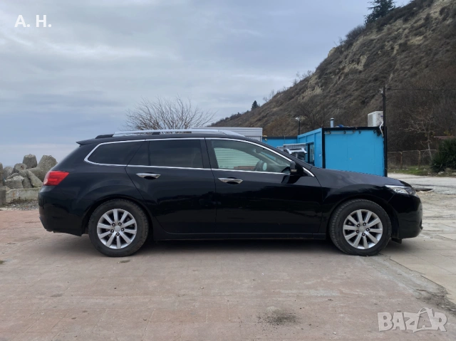 Honda Accord Tourer 2. 2 i-DTEC | FACELIFT Lifestyle | Автоматик , снимка 4 - Автомобили и джипове - 54900951