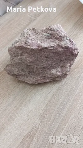 Необработен камък