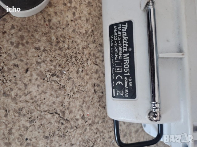 Радио и фенер макита makita 10.8 v, снимка 3 - Други инструменти - 48895047