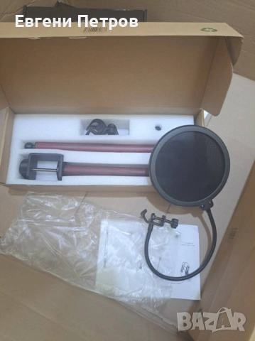 Държач за микрофон (Microphone Holder) с дървесна визия, който включва и вграден Pop-Up филтър., снимка 2 - Друго - 54839376
