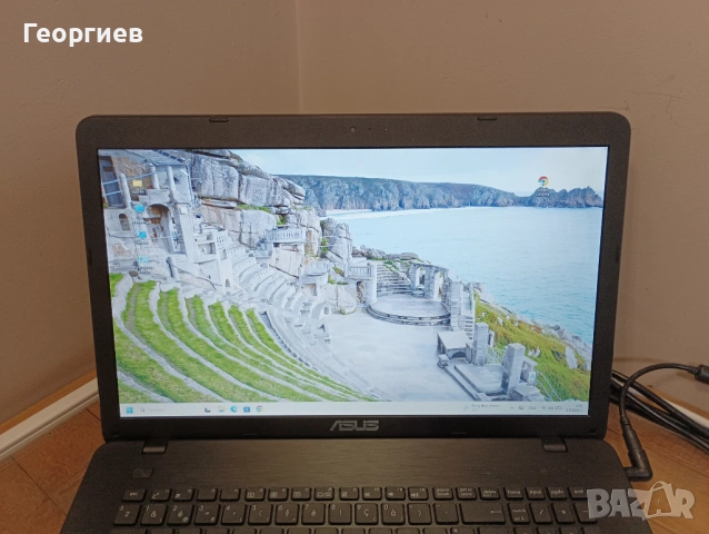 Лаптоп Asus X731L  i3-4030U / 17,3", снимка 3 - Лаптопи за дома - 54439085