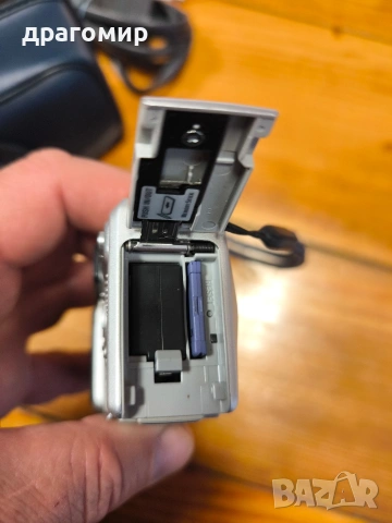 SONY DSC-P8, снимка 14 - Фотоапарати - 53959488