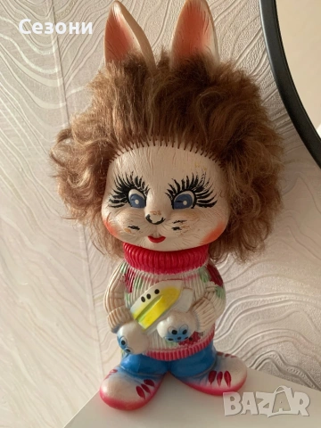 Старо ,  съветска гумена играчка зайче с жълти ски