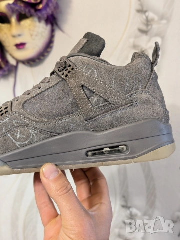 лимитирани Air Jordan 4 Retro x KAWS номер 43 ,5-44 оригинални маратонки , снимка 14 - Маратонки - 53728324