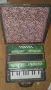 Стар детски акордеон с презрамки и куфар., снимка 1