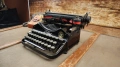 Пишеща машина Erika Model 5, произведена от S&N през 1930 г., снимка 5