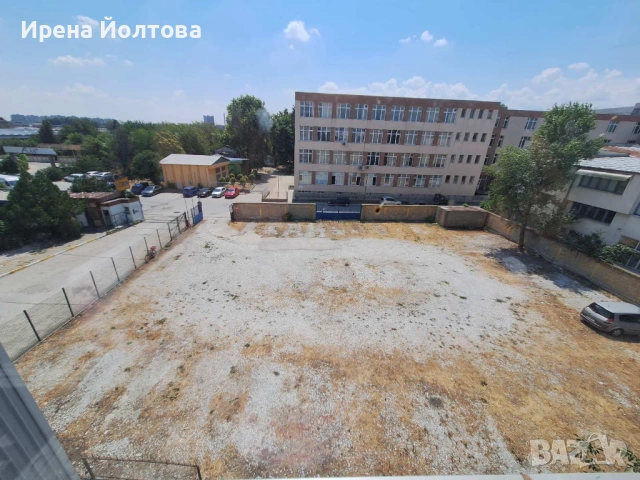 Давам под наем място 