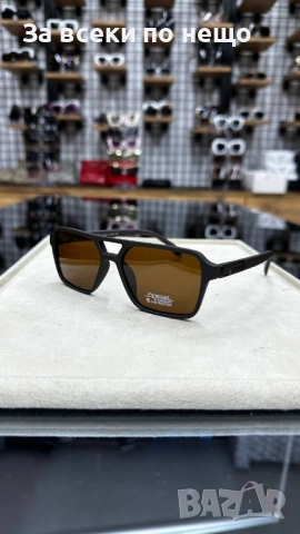 Gucci Слънчеви Очила С UV Защита С Подарък🎁Калъф - Различни Цветове Код E1416, снимка 4 - Слънчеви и диоптрични очила - 54027859