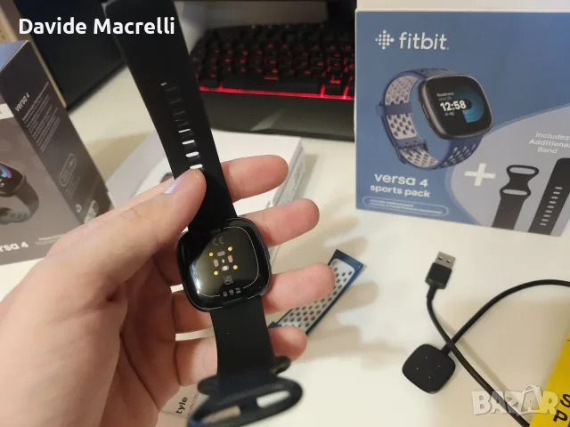 Fitbit Versa 4 с кутия, гаранция и 2 каишки, снимка 15 - Смарт гривни - 55412770