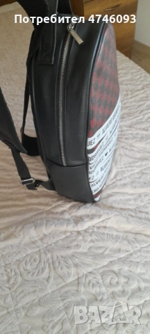  раница от италианския бранд Alviero Rodriguez., снимка 8 - Раници - 54188899