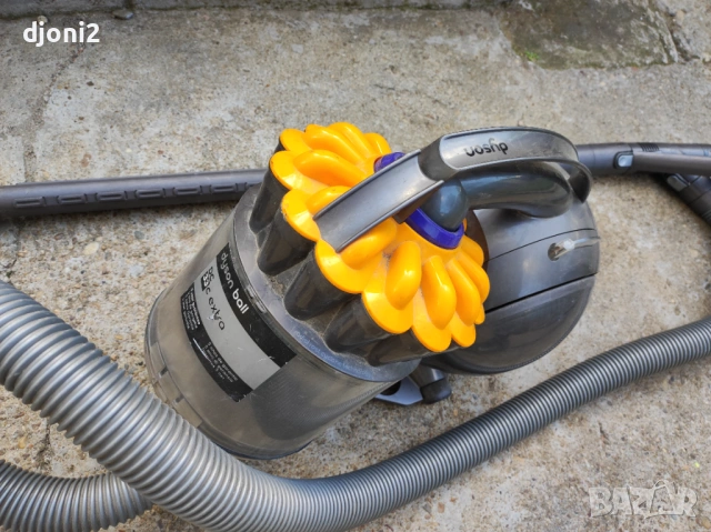 Прахосмукачка без торба Dyson, снимка 2 - Прахосмукачки - 54870227