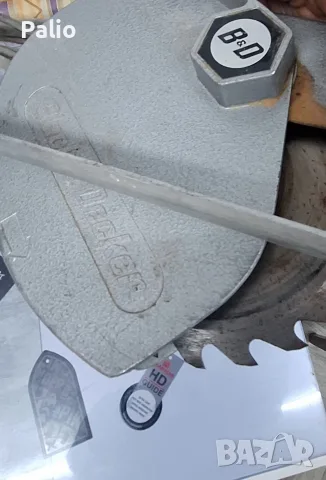 Ръчен Циркуляр Black and Decker, снимка 5 - Циркуляри - 55505780