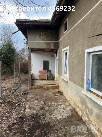 Къща с голям двор в с. Брестовица, снимка 2 - Къщи - 54026604