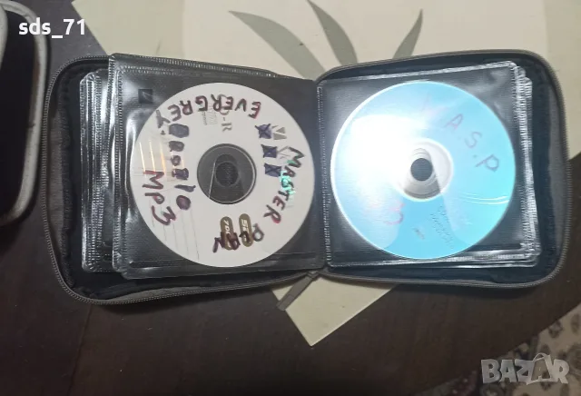 Продавам за фенове на CD дискове 70 бр с mp3 музика Rock & Heavy netal 3 евро бройката общо 180 евро, снимка 2 - CD дискове - 55354647
