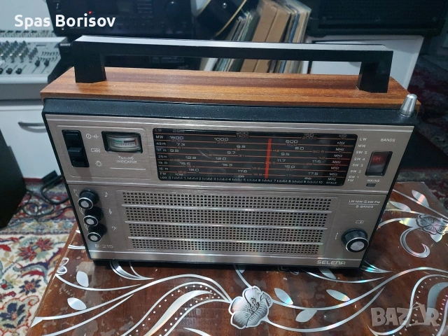 радио селена 215, снимка 2 - Радиокасетофони, транзистори - 54419374