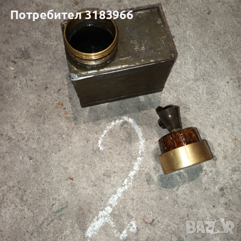 метални кутии от немски автомобил  побират по 1 литър. , снимка 8 - Аксесоари и консумативи - 54486586