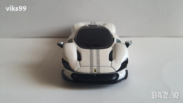 Bburago Shell Racing Ferrari Bluetooth - Мащаб 1:41, снимка 9 - Колекции - 50504534