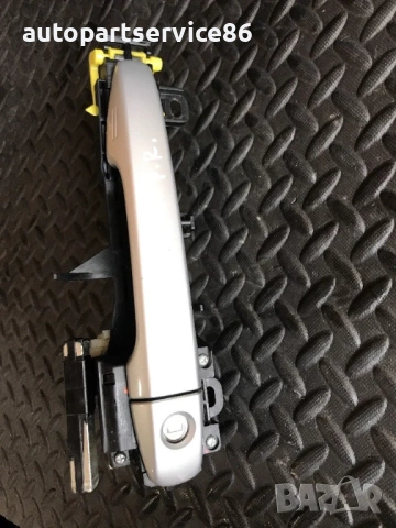 Външна дръжка предна дясна врата сребриста за Toyota Avensis (2009-2013) , снимка 3 - Части - 54219177