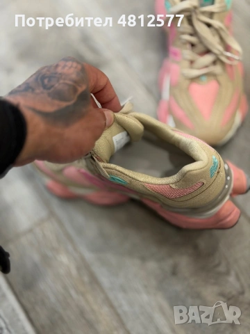 Дамски маратонки New Balance 9060, снимка 3 - Маратонки - 54363429