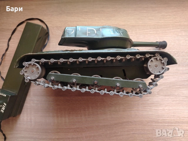 Стара метална играчка танк M-40 Walker Bulldog с дистанционно управление, Япония, снимка 3 - Колекции - 55159993