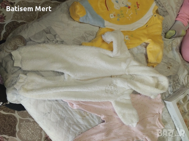 различни дрехи до 10 месеца 
