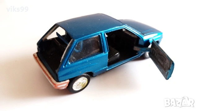 OPEL CORSA-SR - GAMA Made in West Germany 1:43, снимка 5 - Колекции - 54244037
