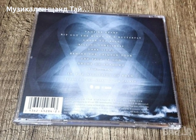 Компакт Дискове - Поп - Рок: Him – Dark Light, снимка 2 - CD дискове - 54743884