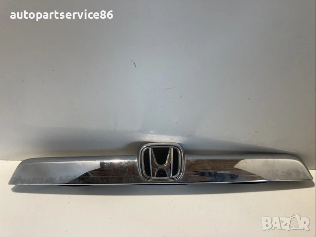 Хромирана лайсна/рамка за заден номер за Honda CR-V (2009) 74890-SWW-E010-M1