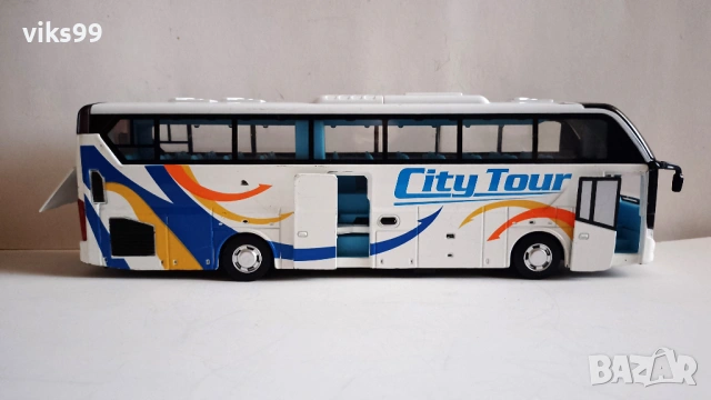 City Tour Bus Pull Back - Мащаб 1:32 , снимка 6 - Колекции - 54483969