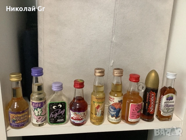 Миниатюрна бутилка алкохол колекционерски произведено в Германия отличен състояние цена за15 броя