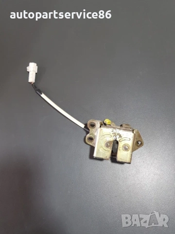 Механизъм за заключване на багажник за Toyota Avensis Estate (1997-2002)