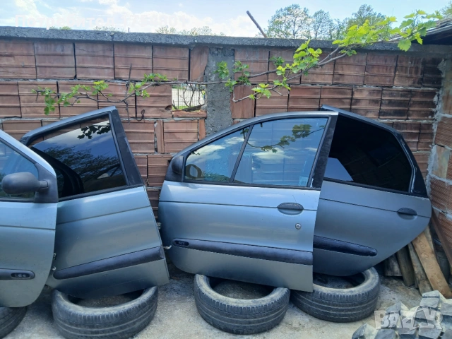 Врати за Renault Scenic 1 - Сив металик - На части, снимка 3 - Части - 54477590