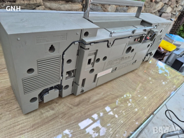 Радиокасетофон Sharp GF-560Z(S), снимка 6 - Радиокасетофони, транзистори - 55191824