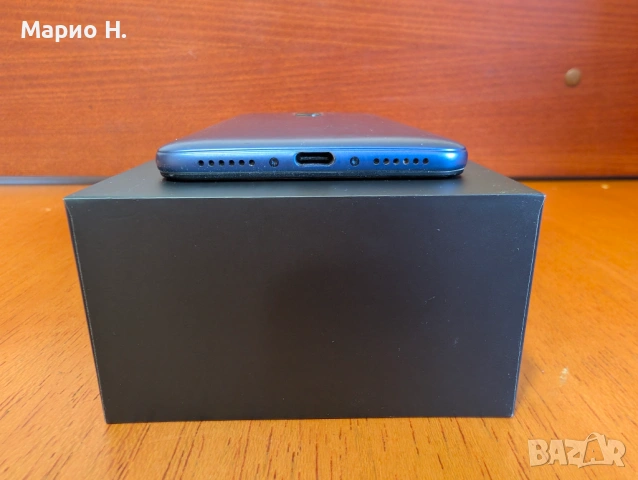 Xiaomi Pocophone F1, 128 GB памет, 6 GB RAM, 8-ядрен процесор, Dual SIM, AI камера, течно охлаждане, снимка 5 - Xiaomi - 54729614
