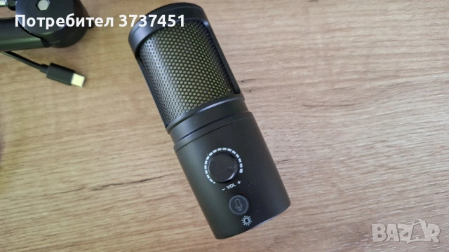 USB микрофон със стойка, снимка 4 - Микрофони - 55140192