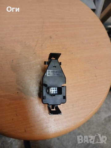 Бутон аварийни светлини за Мерцедес А класа W168 A 168 820 12 10 / A1688201210, снимка 2 - Части - 54267952