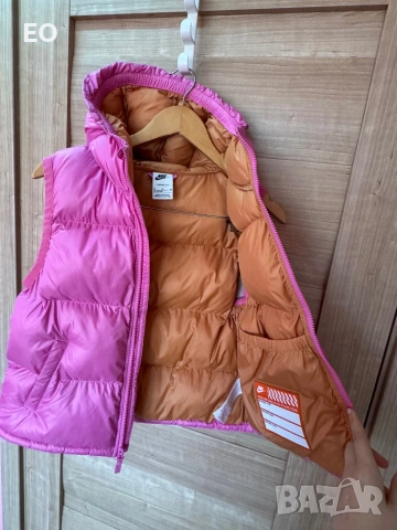 Детска грейка Nike 137-147 см(M), снимка 2 - Детски якета и елеци - 54414077