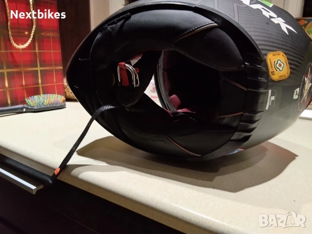 Shark carbon speed -R каска мотоциклет, снимка 7 - Аксесоари и консумативи - 54072203