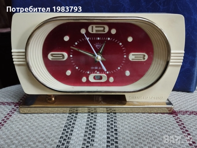 Точно работещ и звънящ часовник Shanhai Diamonds от 60 те години.